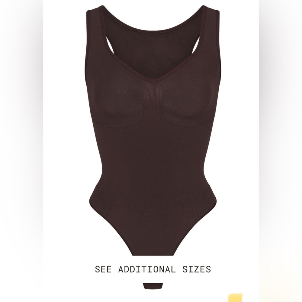 Skims Seamless Sculpt Scoop Neck Bodysuit in Espresso